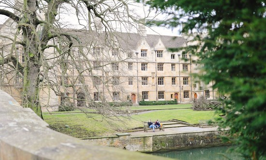 申請(qǐng)英國(guó)頂尖大學(xué)要注意哪些事項(xiàng)？