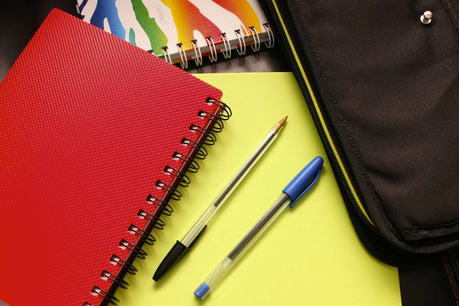 找留學(xué)中介辦理留學(xué)申請(qǐng)大概要花多少錢？