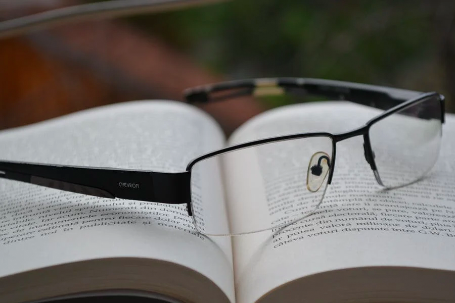 去國(guó)外留學(xué)，選擇哪個(gè)中介機(jī)構(gòu)辦理申請(qǐng)比較好？