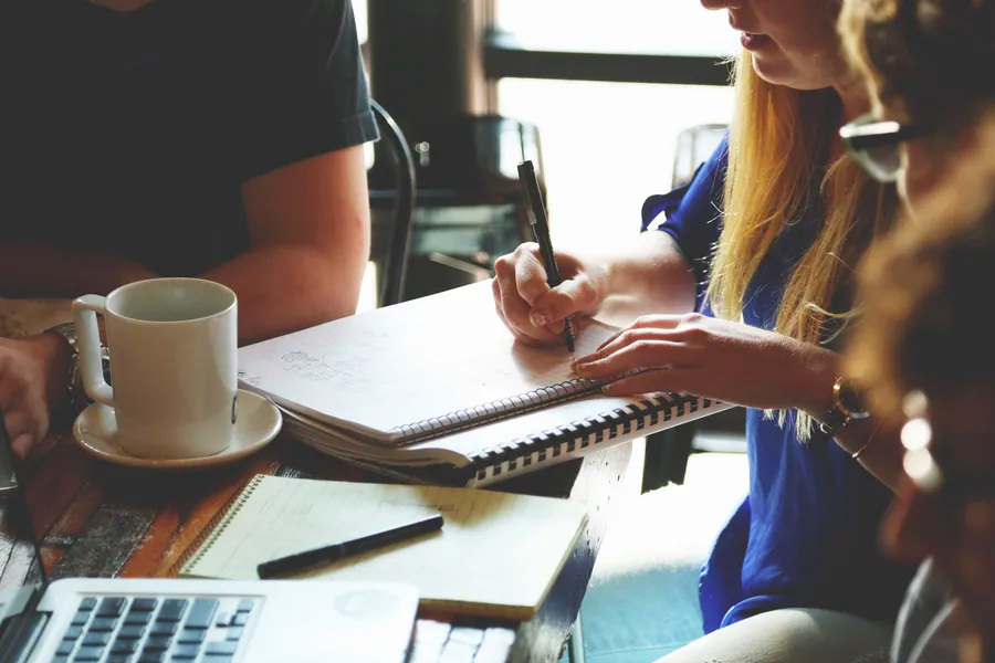 高中申請(qǐng)英國(guó)藝術(shù)留學(xué)，如何挑選中介機(jī)構(gòu)？