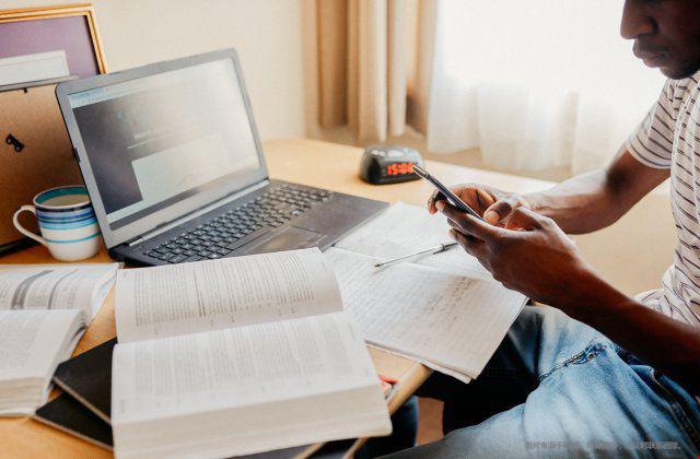 去美國(guó)學(xué)校需要考什么？（附最低分要求）