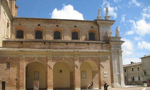 烏爾比諾美術(shù)學(xué)院條件是什么？