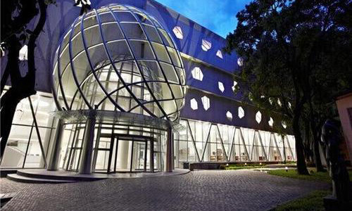 英國(guó)創(chuàng)意藝術(shù)大學(xué)q排名