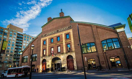 艾米麗卡爾藝術(shù)與設(shè)計(jì)學(xué)院有哪些專業(yè)設(shè)置？