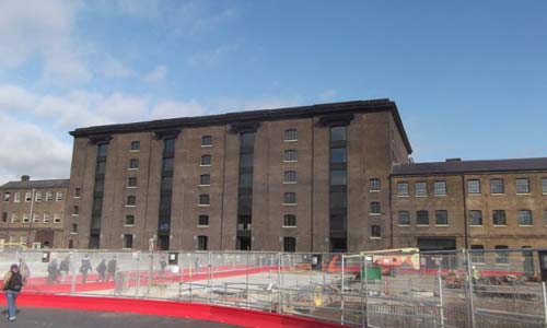 中央圣馬丁藝術(shù)與設(shè)計學(xué)院如何申請？