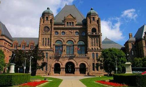 平面設(shè)計(jì)留學(xué)應(yīng)該如何選校？