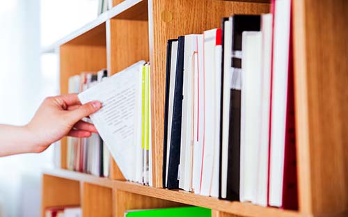 成人高考的監(jiān)考一直有人看嗎？