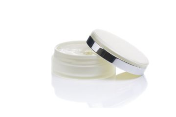 【畫妝新聞資訊】BB霜CC霜DD霜EE霜~ 單從字母我也是醉了！